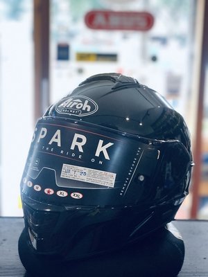 德芯騎士部品屋 義大利 AIROH SPARK 素色 亮黑 內墨片設計 通風 輕量 全罩式安全帽 公司貨