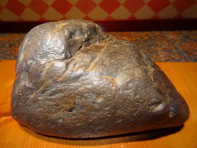台灣 鐵丸石 尺寸17*10*9cm 造型特殊 值得珍藏