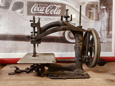 歐洲手搖古董縫紉機小型進口衣車