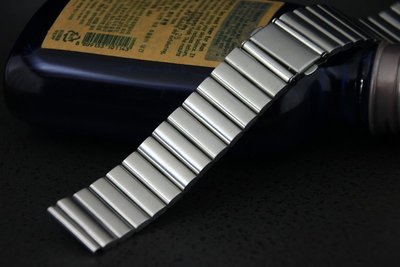 艾曼達精品~18mm CK簡約風格超值美型前衛現代感簡約款不鏽鋼製錶帶,双按式不鏽鋼製單折扣ck armani