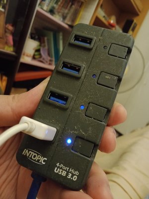 大媽桂二手屋， INTOPIC 廣穎 4-Port Hub USB 3.0，USB HUB，有獨立開關，便宜賣，保證網路最低