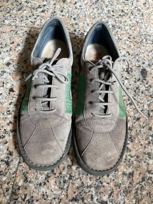 CAMPER 灰色麂皮休閒鞋