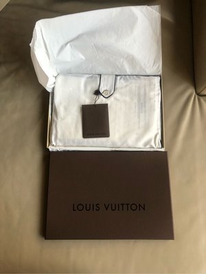 [品味人生]保證全新正品 Louis Vuitton LV 白色 經典原花 花紋 絲質 睡衣 size M