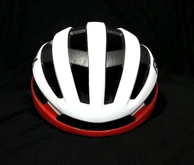 超流線輕量級自行車安全帽款頭盔爬坡+破風雙用白紅配色超炫百搭(公路車登山車小折環法自行車破風手)   白紅配色超
