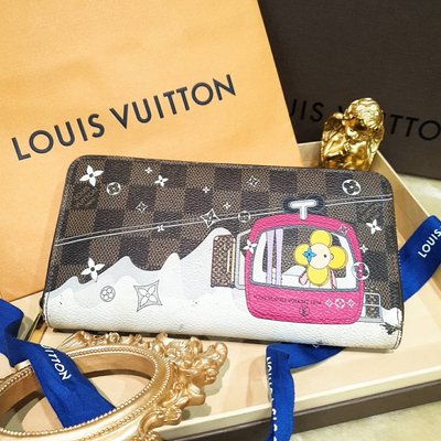 【哈極品】二手品《Louis Vuitton LV棋盤格聖誕節䌫車圖騰ㄇ型拉鍊長夾/皮夾》