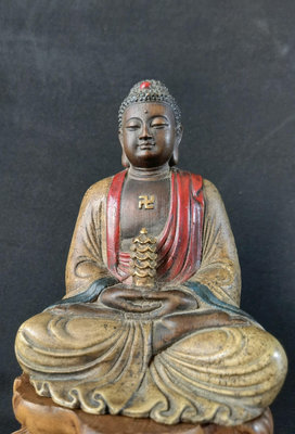 老檜木雕～如來佛祖，回流作品，佛像高12直徑9厘米，不含底座 木雕 擺件 古玩【洛陽虎】318