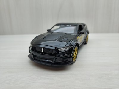 全新盒裝1:32~福特 FORD 野馬 眼鏡蛇 GT500 黑色 合金模型聲光車