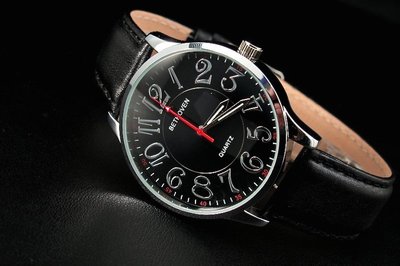 艾曼達精品~日本石英機心,復古版紳士錶,清晰阿拉伯數字刻度石英錶,非自動機械錶,平面真皮製錶帶,帶寬20mm