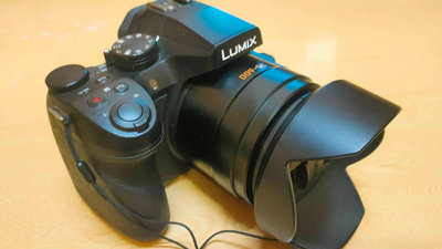 LUMIX FZ300類單攝影機 (4K錄影好伙伴)焦段25mm-600mm 恆定F2.8萊卡鏡頭