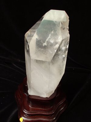 ~shalin-crystal~巴西晶王白水晶骨幹~2.05公斤~晶質清透~質地超優~值得珍藏!