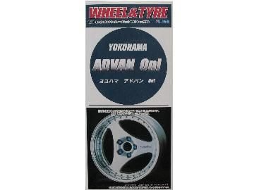 FUJIMI 1:24 17inch Yokohama Advan Oni Wheel and Tyre Set 19228