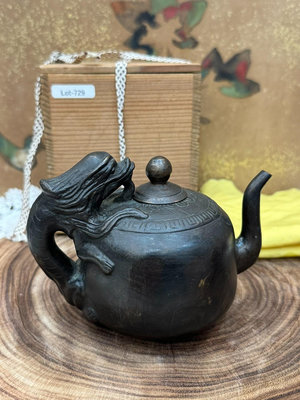 日本老后手銅壺一把，超級老，包漿厚重。細工。整個壺型特別美，