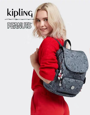 KIPLING K15635 S號 丹寧寧史努比印花系列 翻蓋 雙肩後背包 限量 預購