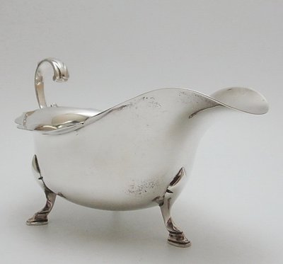 小 西 洋 ☪ ¸¸.•*´¯` 重量級1909年英國製Chester切斯特純銀三腳醬料壺