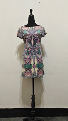 九成新~ 日本品牌 rienda  花樣俏麗  短袖 短洋裝