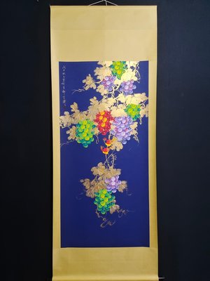 編號AB435 大四尺中堂手繪 植物 作品一物一圖 實物拍攝 作者:王雪濤材質:鎏金藍底宣紙裝裱尺寸：20002561