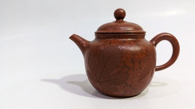 【不動茗壺】台灣鶯歌手拉胚茶壺---陳政嵐 豹紋楓葉壺