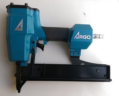(木工工具店)ARGO K440釘槍 顏色是綠色的 /傢俱、沙發、框架、托板、厚板組合、