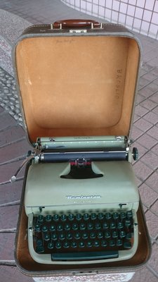 Memory &amp; Memory~ 雷明頓古董打字機&amp;牛皮外箱
