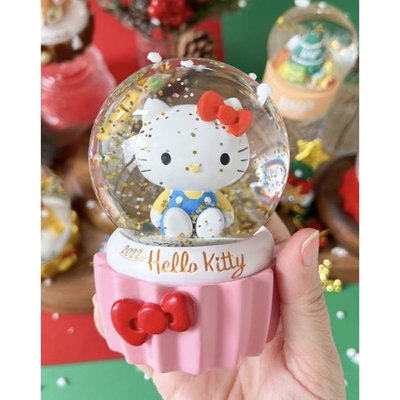 7-11Kitty水晶球 限量 情人節禮物 Hello kitty 杯子蛋糕水晶球