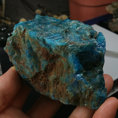 [友克鑫礦業]dd109約重346g-藍磷灰石原礦 磷灰石 Apatite 天然水晶 無加工未拋光原石 藍磷灰