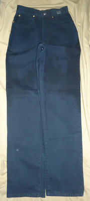 Versace 深藍色斜紋布面純棉休閒褲,尺寸28,腰圍26.5吋褲長43.25吋褲檔長11.5吋,少穿降價大出清