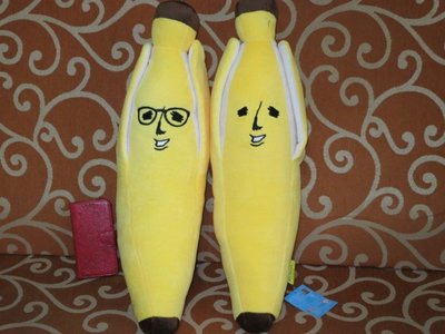 ///可愛娃娃///~中型正版12吋可愛的香蕉先生可剝皮香蕉抱枕絨毛娃娃~香蕉人長抱枕---約53公分