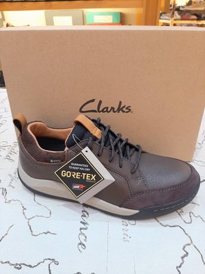 Clarks 男GORE-TEX防水繫帶休閒鞋