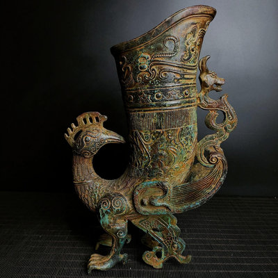 戰國青銅——鳳杯——高30厘米——寬21厘米——重2.1公斤——T60012851