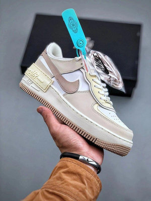 【偉偉代購】耐克 Nike AF1 Air Force 1 Low 07 Shadow “米白豆沙玫瑰粉”馬卡龍 空軍一號低幫休閑運動板鞋 FN3444-121