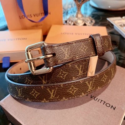 法國專櫃名牌精品 Louis Vuitton路易威登LV咖啡色經典logo印花滿載LV原花款金色燙金釦頭腰帶皮帶