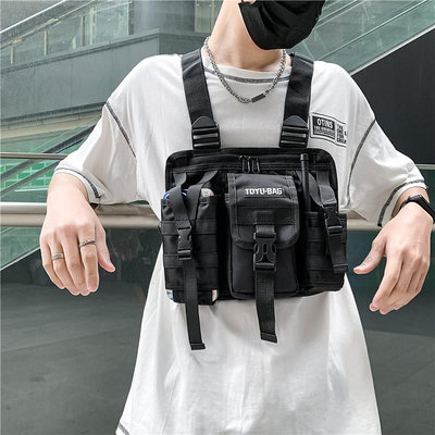 胸包 斜挎包工裝男士胸包潮牌新款街舞搭配背心包個性戰術背包機能馬甲包現貨