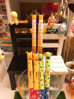 全新 日本購入迪士尼小熊維尼三眼怪雙色原子筆