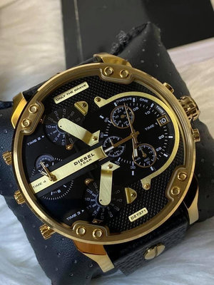 DIESEL Mr. Daddy 2.0 金色款 黑色面錶盤 黑色皮革錶帶 石英 三眼計時 男士手錶 DZ7371