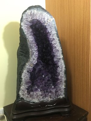 米羅水晶.山型40公斤紫水晶洞......（歡迎使用信用卡分期結帳）改善磁場.無形能量加強.黃袍加身.天然能量.