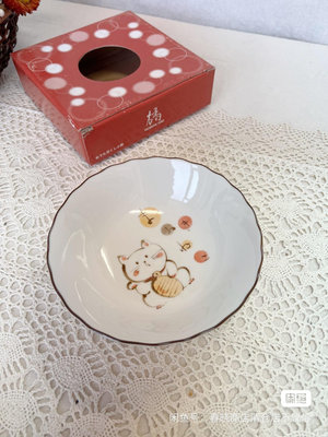 日本橘吉招財貓小碗，直徑約14cm，高度約4cm，帶原盒，能
