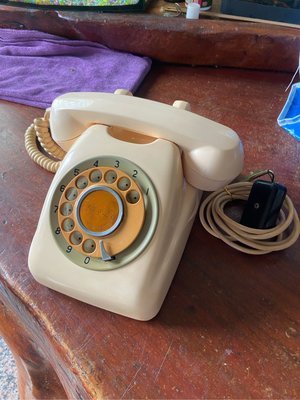阿公的舊情人 轉盤 老電話 古董 七十年代 米色 600型 電話機