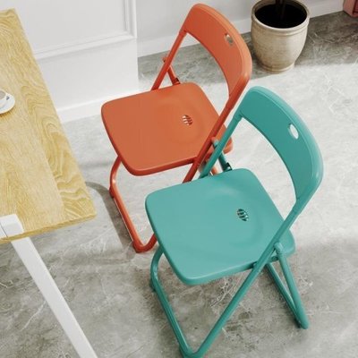 現貨熱銷-可折疊椅家用塑料宿舍大學生椅子靠背臥室辦公凳子便攜小餐椅