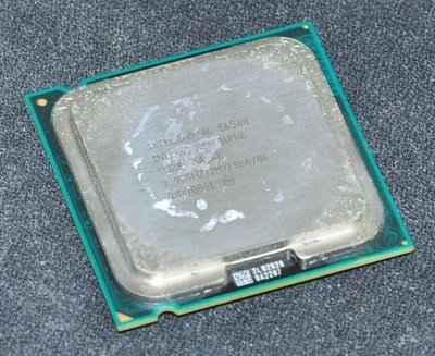 INTEL 處理器 E6500 正式版 狀況不明 - 二手品