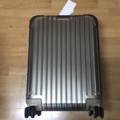 RIMOWA 日默瓦鈦鎂合金行李箱 登機箱 旅行箱 21寸