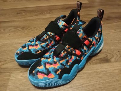 2 黑藍配色再生材質低筒籃球鞋 Adidas Trae Young 1 boost US11 29cm 九成新正品公司貨