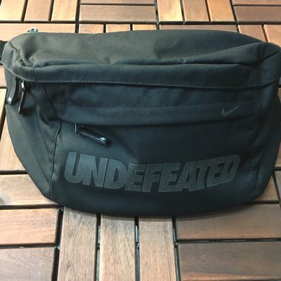 ☆LimeLight☆ UNDEFEATED NIKE TECH BODY MESSENGER BAG