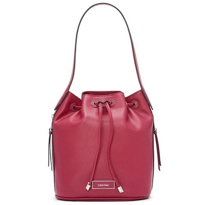 【美麗小舖】Calvin Klein CK 莓紅色 荔枝紋合成皮革 水桶包 手提包 肩背包 側背包~C62344