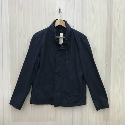 【愛莎＆嵐】 lativ 男 藍色立領素面造型外套/M (全新) 11210 17