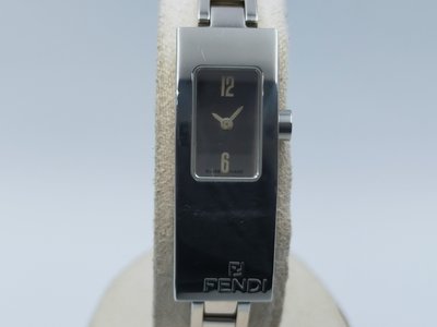【發條盒子H3300】FENDI 芬迪 方型銀面石英 經典鍊帶 女仕腕錶