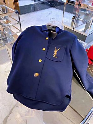 YSL口袋外套 襯衫式外套 好美的藏藍色，一穿上整個升級有型 氣質出眾的 值得收藏