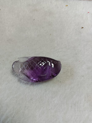 w天然紫水晶金魚擺件、手把件。年年有余，雕工精美，晶體干凈透亮