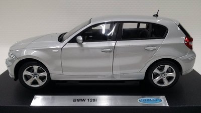 【統一模型玩具店】Welly《BMW：120ｉ／銀色》 金屬合金汽車.鐵殼觀賞車.靜態模型汽車 1:18【缺貨】