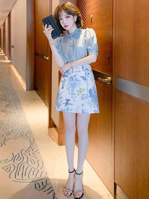 【超夯】MIUCO刺繡娃娃領襯衫+印花高腰名媛半身裙兩件套裝女2021春夏潮新款