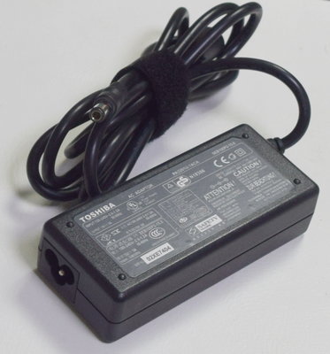 TOSHIBA 變壓器 型號:SEB100P2 15V 5A 變壓器 充電器 6.0mm(外)*3.0mm